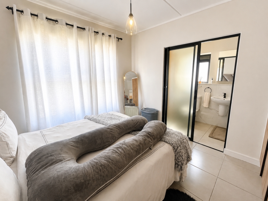To Let 2 Bedroom Property for Rent in Atlantic Hills Western Cape